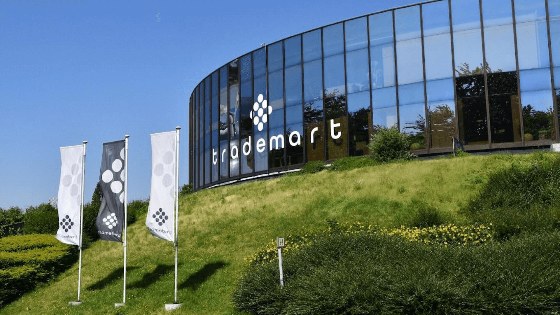 trademart uses monday.com